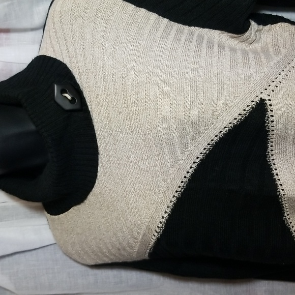 Sz L Assymetrical Cotton Sweater - Picture 3 of 7